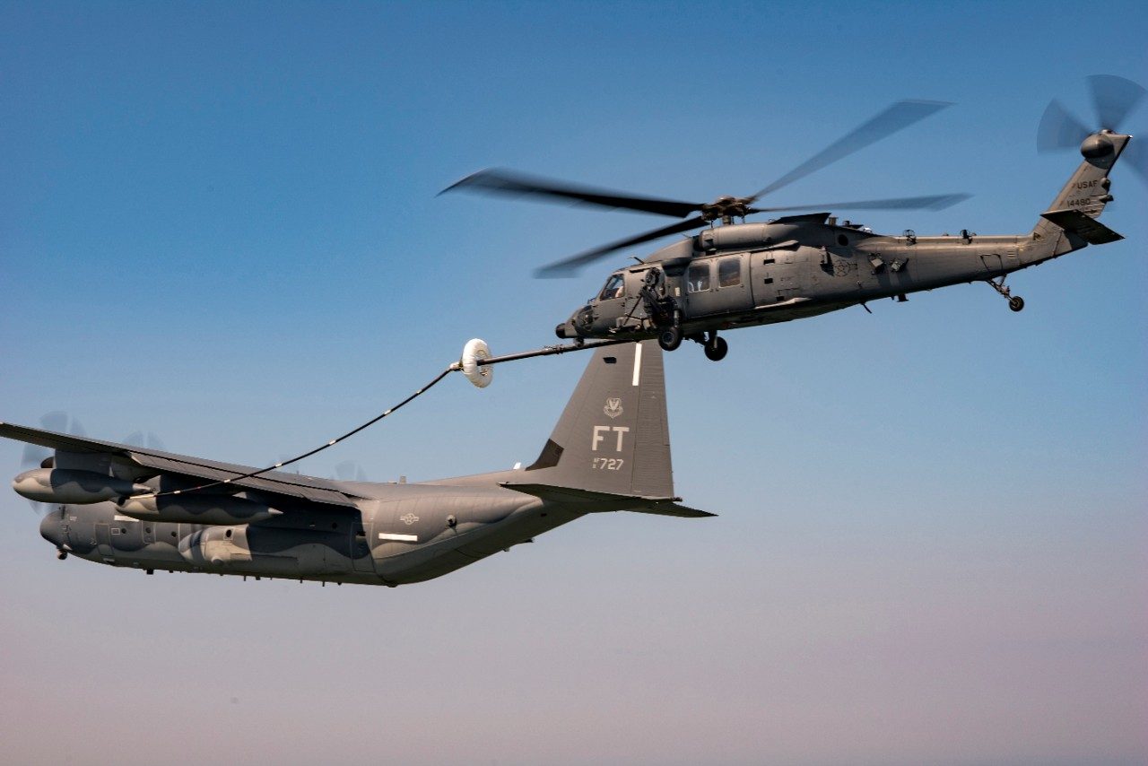 战斗救援直升机项目成功完成主要测试里程碑:空中加油
