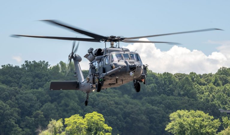 美国空军说西科斯基公司HH-60W快乐绿二世的初始作战能力